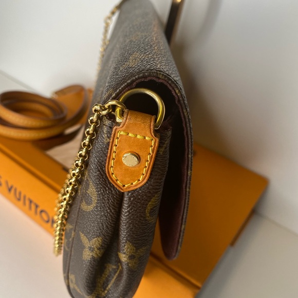 ❌❌SOLD❌❌ Louis monogram favorite crossbody - Picture 12 of 16